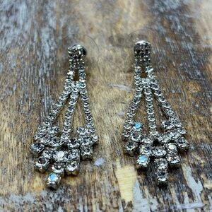 Earrings Clear Rhinestones sparkling lightweight chandelier style earrings post
